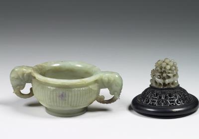 图片[3]-Jade gui-shaped incense burner with vertical linear pattern and elephant-shaped handles, Qing dynasty (1644-1911)-China Archive